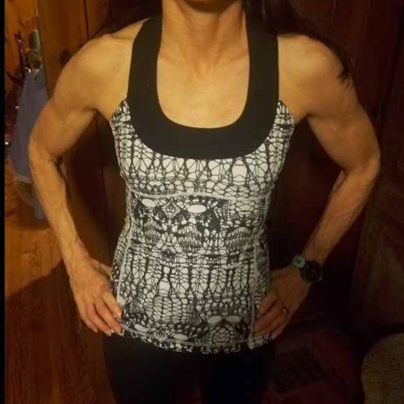 Lululemon Scoop Neck Tank Sz 6 - Picture 1 of 4